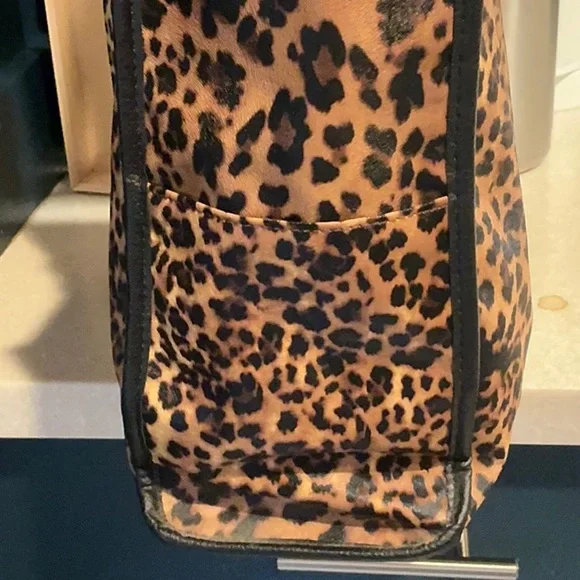 EUC. Leopard Print Tote Bag - Picture 4 of 7